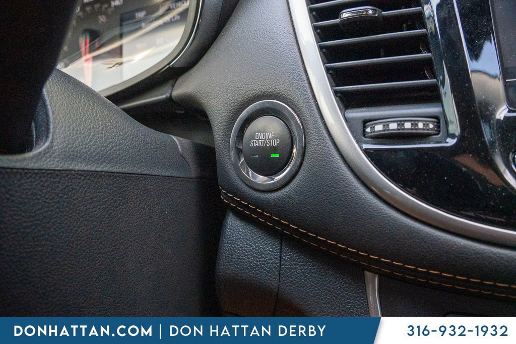 Used 2022 Chevrolet Trax LT w/ Sport Edition FWD image 11