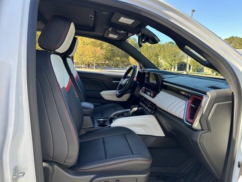 Used 2024 GMC Canyon AT4X image 50