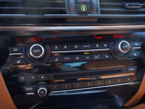 Used 2017 BMW X6 xDrive35i image 11