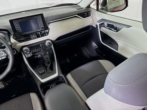 Certified 2021 Toyota RAV4 XLE w/ Convenience Package image 27