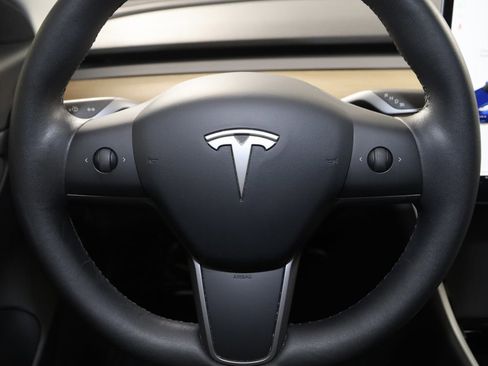 Used 2020 Tesla Model 3 Standard Range image 37