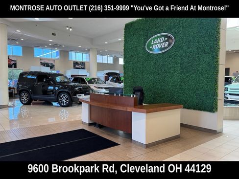 Used 2023 Chevrolet Traverse LT FWD image 46