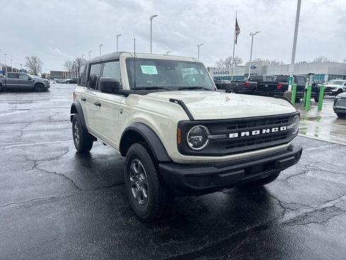 Used 2025 Ford Bronco Big Bend image 4