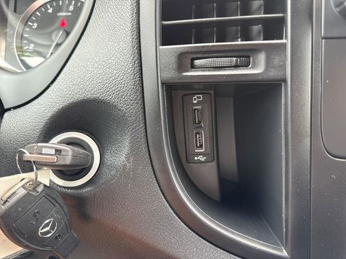 Used 2023 Mercedes-Benz Metris image 31