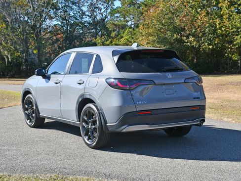 Used 2023 Honda HR-V Sport image 3