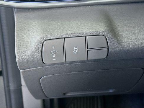 Used 2024 Hyundai Elantra SEL FWD image 17