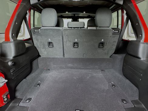 Used 2025 Jeep Wrangler Sahara w/ Safety Group image 30