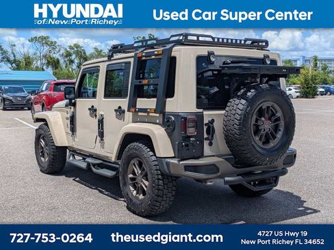 Used 2016 Jeep Wrangler Unlimited Sahara AWD/4WD image 3
