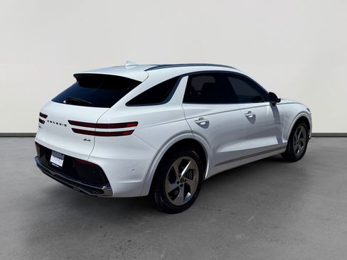 Used 2026 Genesis GV70 2.5T Advanced AWD/4WD image 5