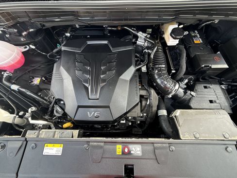 Used 2026 Kia Carnival FWD image 17