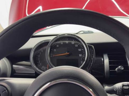 Used 2019 MINI Cooper 4-Door Hardtop w/ Signature Upholstery Package FWD image 27