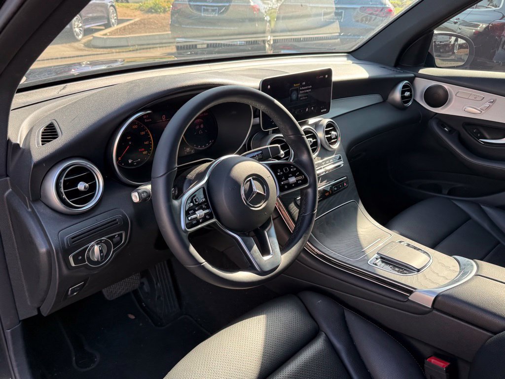 Used 2022 Mercedes-Benz GLC 300 4MATIC image 3