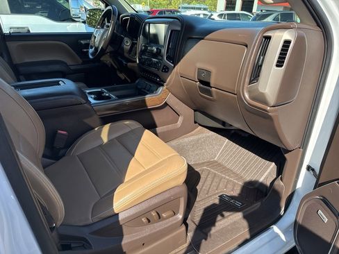 Used 2017 GMC Sierra 1500 Denali w/ Denali Ultimate Package image 11