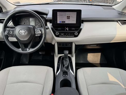 Used 2024 Toyota Corolla Cross L FWD image 2