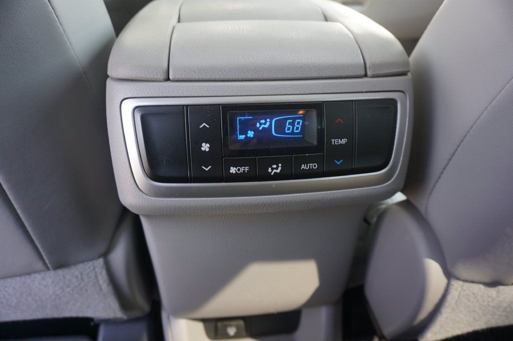 Used 2015 Toyota Highlander XLE FWD image 16