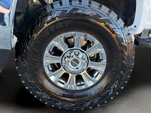 Used 2019 Ford F250 Lariat w/ Lariat Ultimate Package image 8