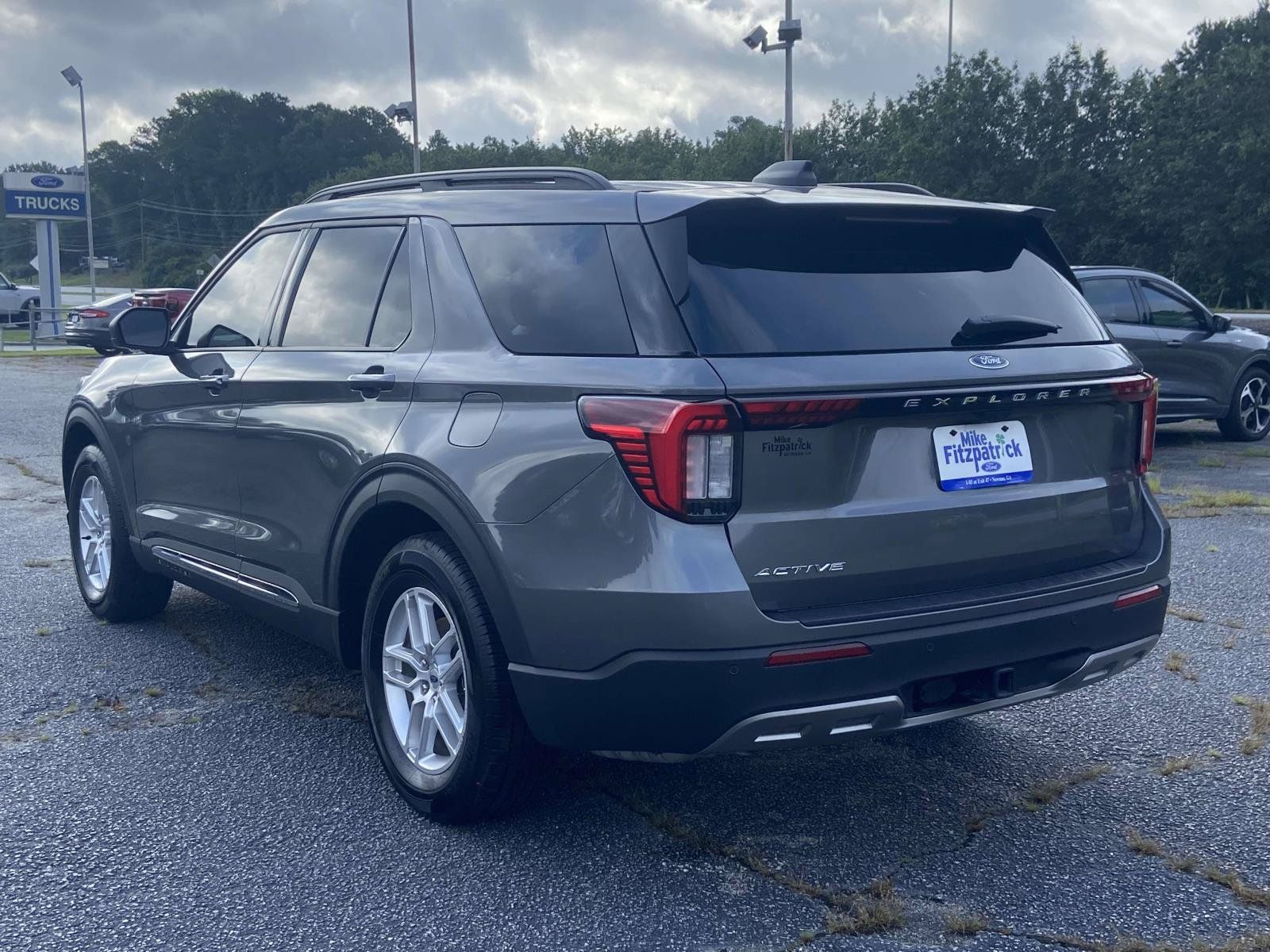 Used 2025 Ford Explorer Active w/ Active Comfort Package RWD image 5