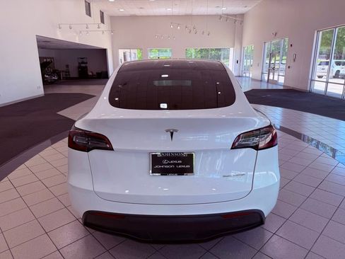 Used 2023 Tesla Model Y Long Range AWD/4WD image 12