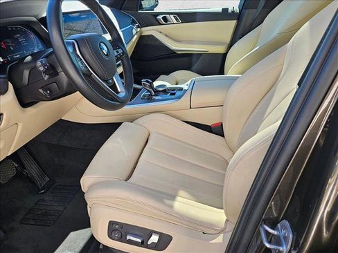 Used 2022 BMW X5 xDrive40i w/ Parking Assistance Package image 15