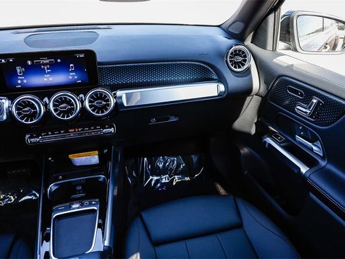 New 2025 Mercedes-Benz GLB 250 image 15