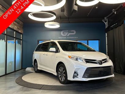Used 2020 Toyota Sienna XLE w/ XLE Navigation Package