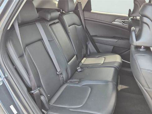 Used 2023 Kia Sportage EX AWD/4WD image 15