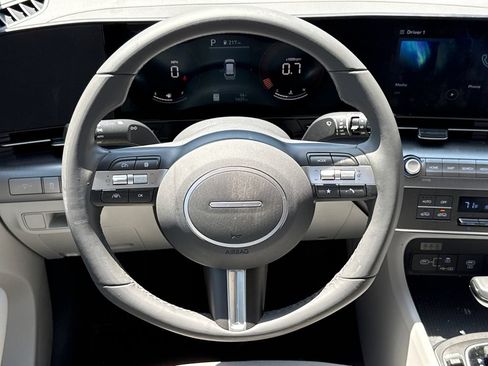 Used 2025 Hyundai Kona SEL FWD image 13