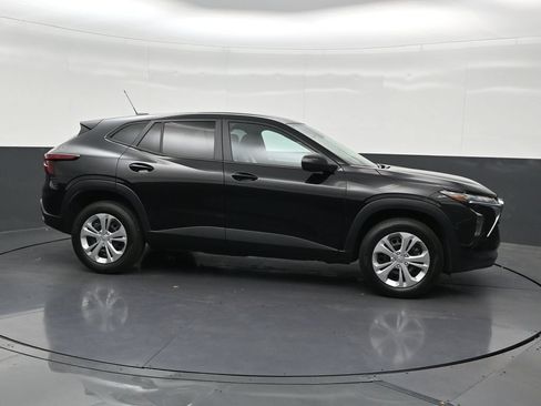 Used 2024 Chevrolet Trax LS FWD image 7