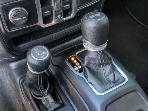 Used 2024 Jeep Wrangler Unlimited Sport image 14