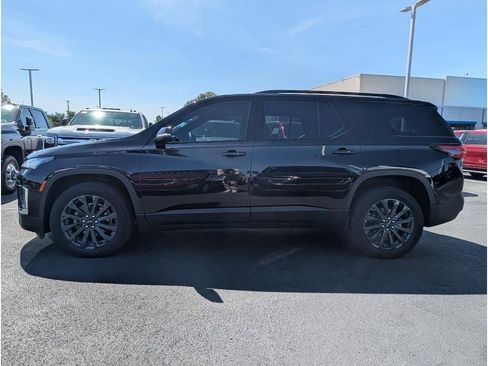 Used 2023 Chevrolet Traverse RS image 4