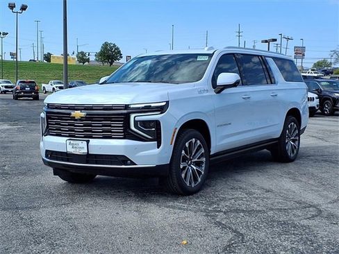 New 2026 Chevrolet Suburban High Country image 8