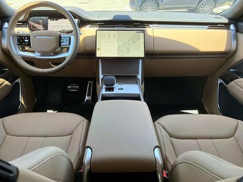 New 2026 Land Rover Range Rover Long Wheelbase SE AWD/4WD image 14