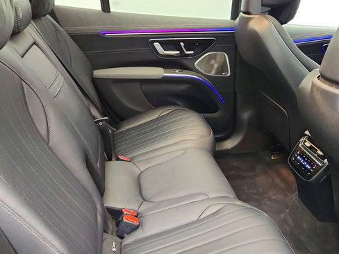 Used 2023 Mercedes-Benz EQS 580 4MATIC SUV w/ Exclusive Trim Package image 22