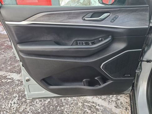 Used 2021 Jeep Grand Cherokee L Limited image 18