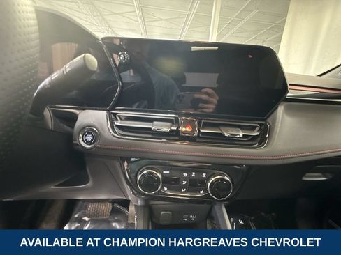 Used 2025 Chevrolet TrailBlazer RS w/ Convenience Package AWD/4WD image 14