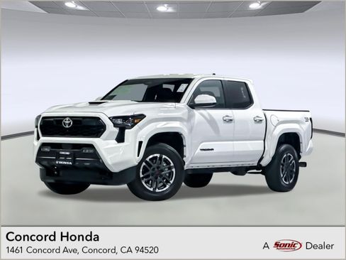 Used 2024 Toyota Tacoma TRD Sport RWD image 1
