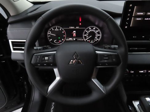 New 2026 Mitsubishi Outlander ES FWD image 14