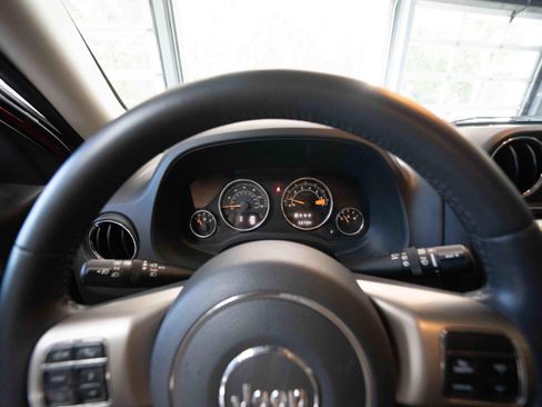 Used 2014 Jeep Patriot Limited FWD image 15