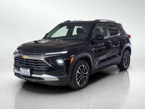 Used 2024 Chevrolet TrailBlazer LT FWD image 3