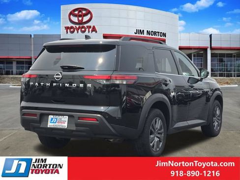 Used 2025 Nissan Pathfinder SV FWD image 7