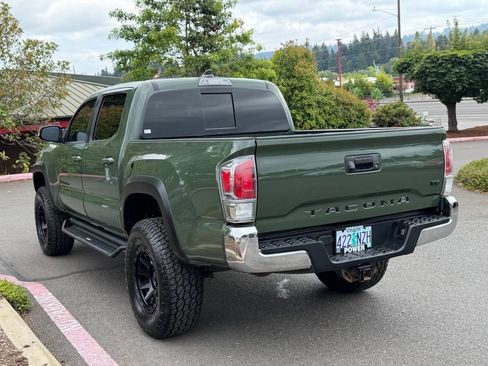 Used 2021 Toyota Tacoma TRD Off-Road AWD/4WD image 5