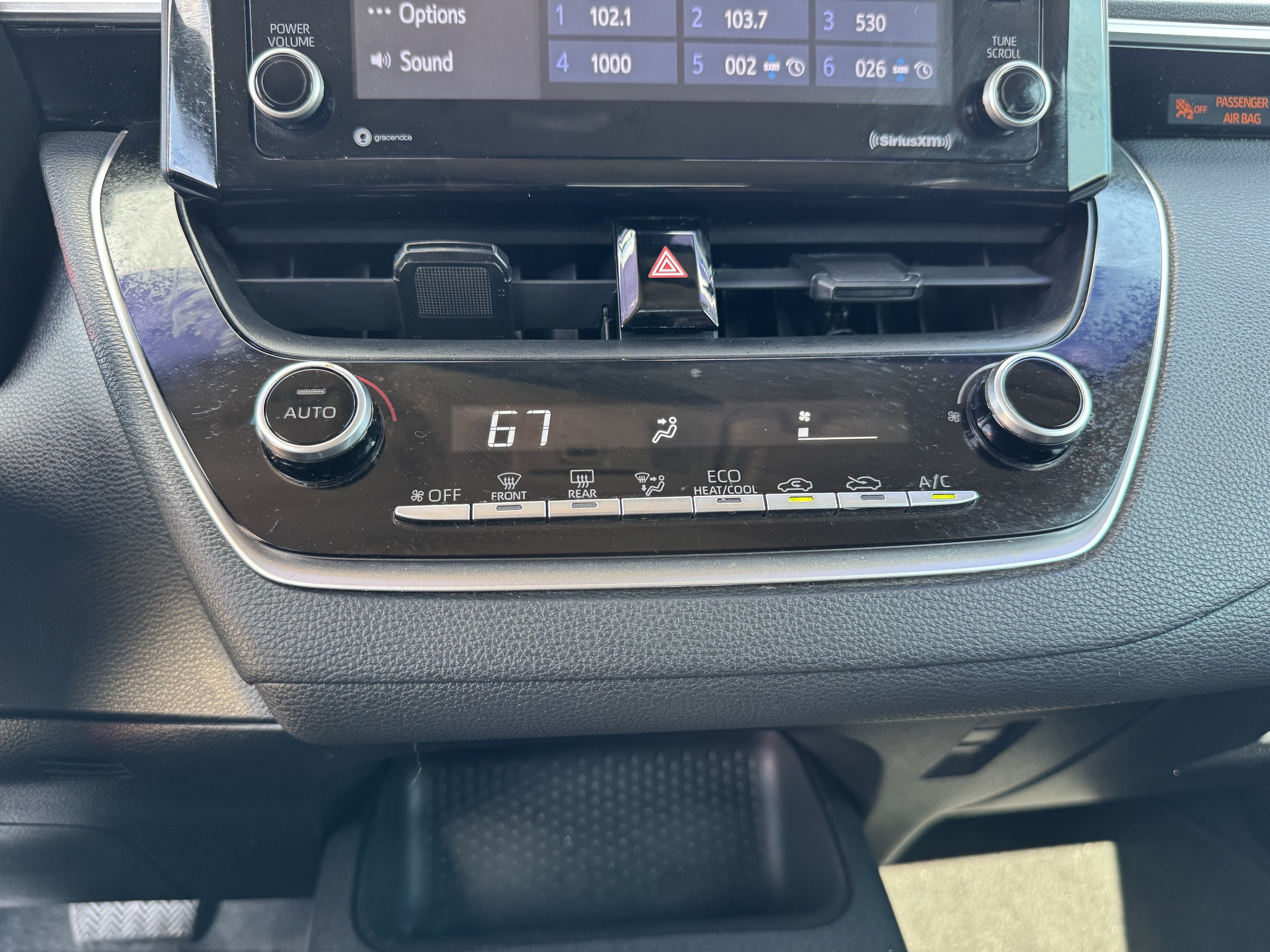 Used 2022 Toyota Corolla LE FWD image 29