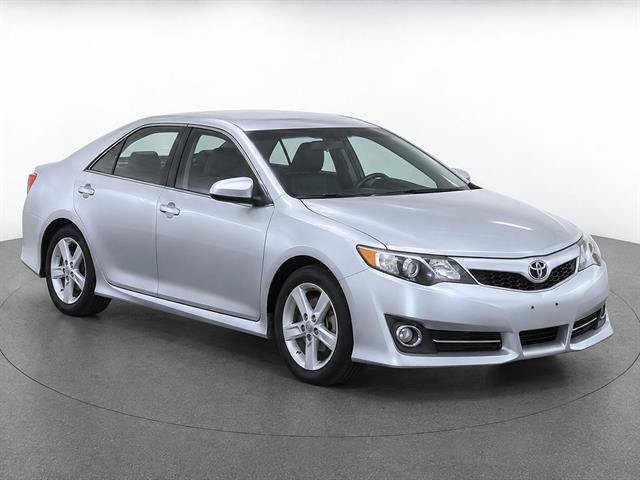 Used 2012 Toyota Camry SE FWD image 2