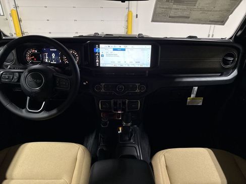 New 2026 Jeep Gladiator Sport AWD/4WD image 10