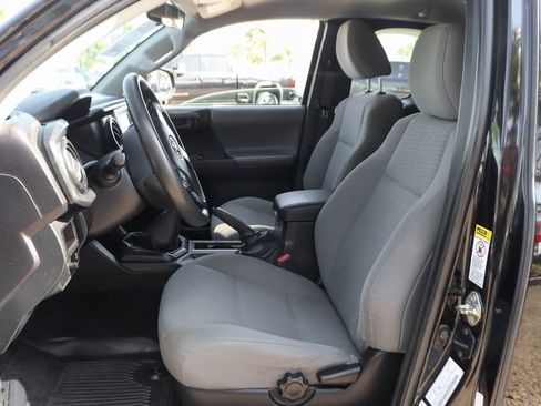 Used 2016 Toyota Tacoma SR w/ SR Convenience Package AWD/4WD image 18