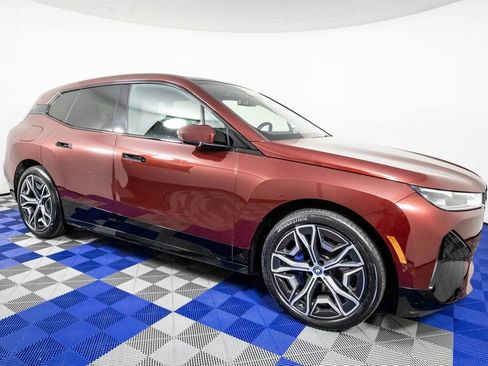 Used 2022 BMW iX xDrive50 w/ Sport Package image 3