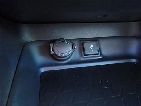 Used 2022 Toyota RAV4 XLE Premium AWD/4WD image 21