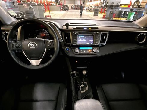 Used 2014 Toyota RAV4 Limited w/ Technology Package image 21