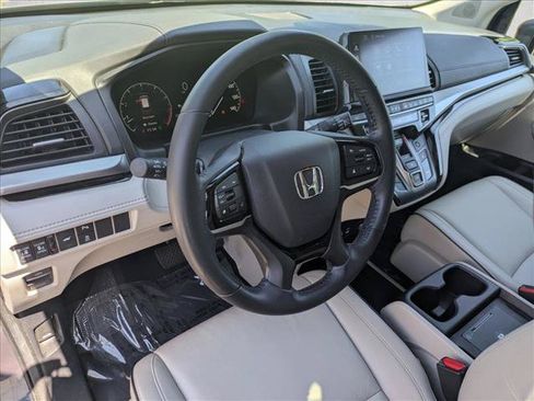Certified 2025 Honda Odyssey Touring image 10