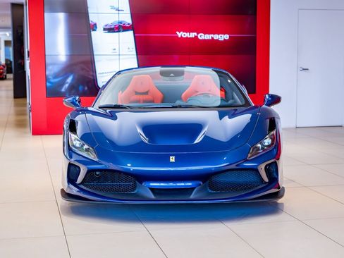 Used 2022 Ferrari F8 Tributo RWD image 4